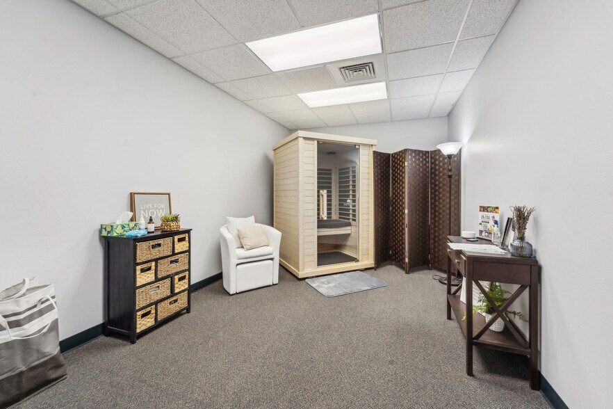 More Photos Of 952 S Park Ave, Fond Du Lac Medical For Sale