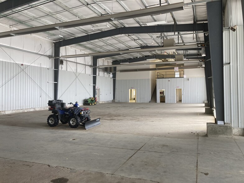 More Photos Of 253 Burnt Park Dr, Red Deer County Service For Lease