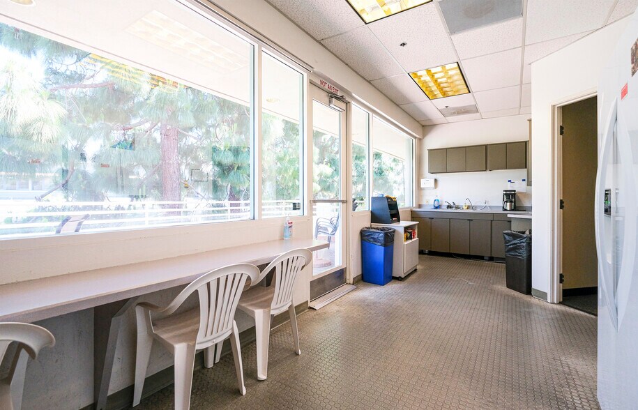 More Photos Of 1155 Eugenia Pl, Carpinteria Office For Sale