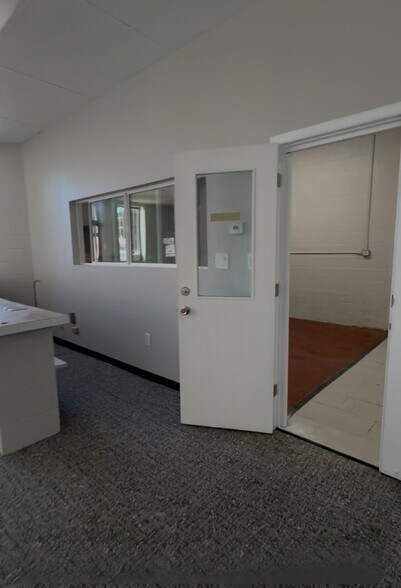 More Photos Of 91 Charter Oak Ave, San Francisco Warehouse For Sale