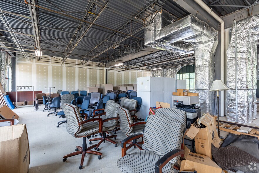 More Photos Of 4853 Pulaski Hwy, Perryville Office For Lease