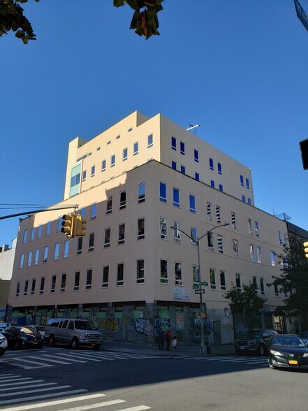 More Photos Of 74-76 Wadsworth Ave, New York Office For Lease