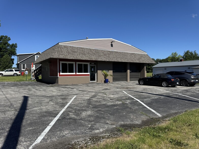 Primary Photo Of 13536 Morse St, Cedar Lake General Retail For Sale