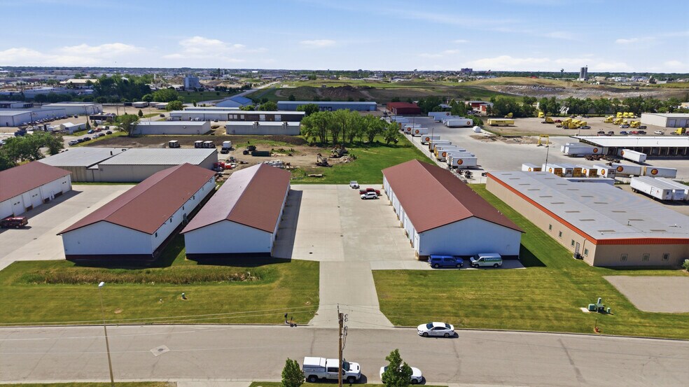 More Photos Of 4110 14th Ave N, Fargo Flex For Sale