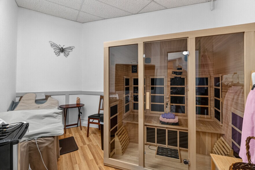 More Photos Of 400 Nevada Way, Boulder City General Retail For Sale
