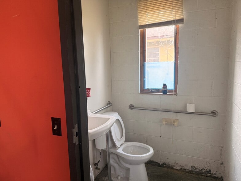 More Photos Of 50 Hojack Park, Rochester Warehouse For Sale