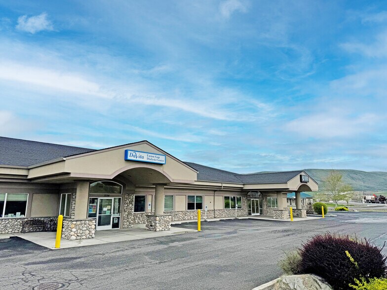 More Photos Of 1236-1240 Ahtanum Ridge Dr, Yakima Medical For Lease