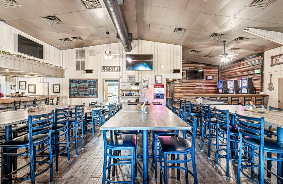 More Photos Of 1134 Home Ave, Kokomo Restaurant For Sale