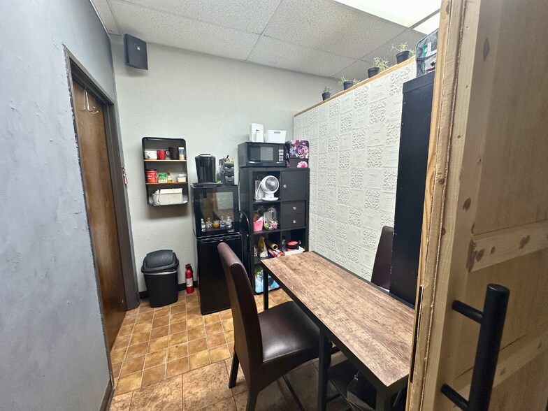 More Photos Of 7801 N Lamar Blvd, Austin Unknown For Lease