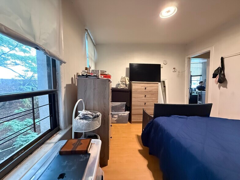 More Photos Of 615 Summit Ave, Union City Apartments For Sale