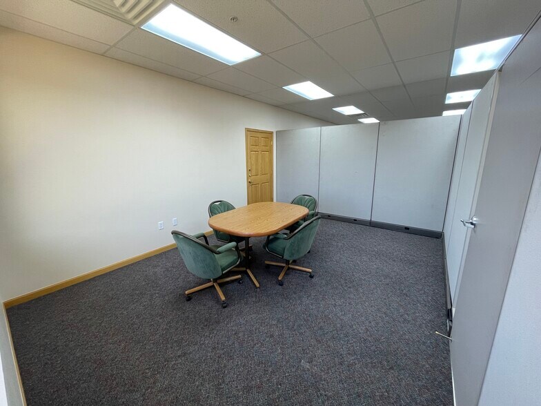 More Photos Of 4194-4208 N Garfield Ave, Loveland Office For Lease