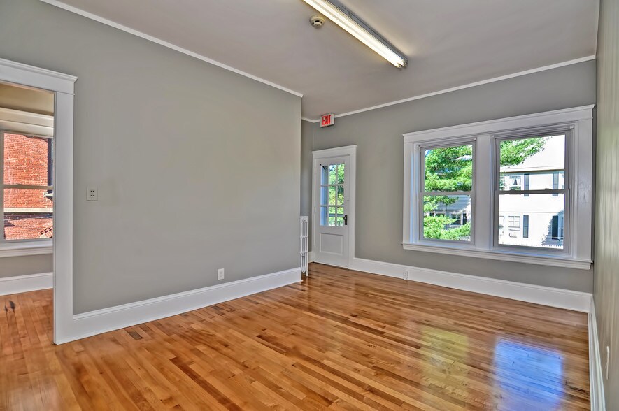 More Photos Of 1078 Main St, Leicester Coworking Space