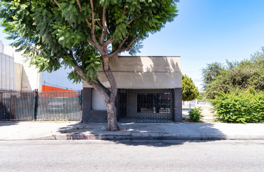 More Photos Of 123 N Long Beach Blvd, Compton Storefront Retail Office For Sale