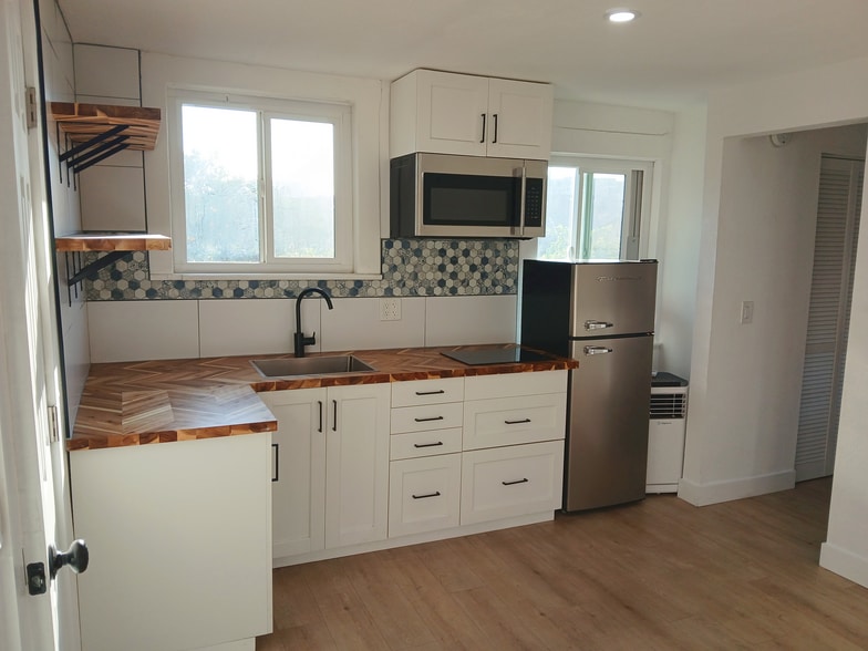 More Photos Of 626 E 3rd St, Santa Ana Apartments For Sale