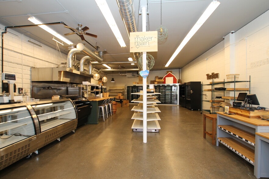 More Photos Of 162 Harding St, Worcester General Retail For Sale