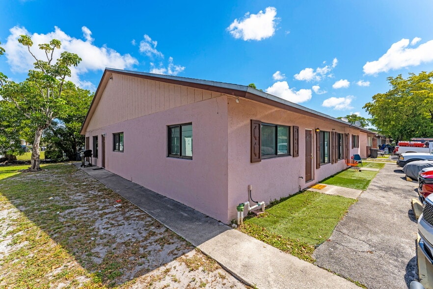 More Photos Of 1481 NW 22nd St, Fort Lauderdale Apartments For Sale