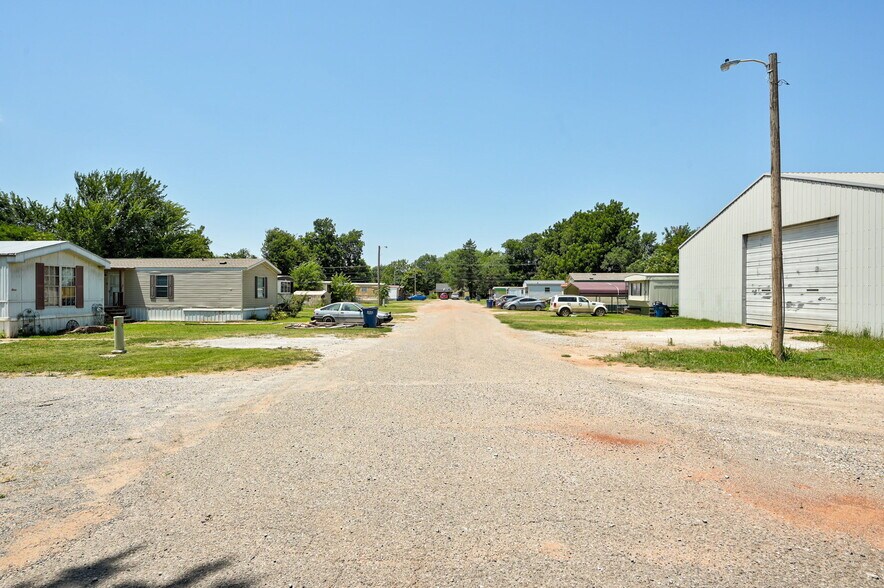 More Photos Of 603 S 3rd St, Kingfisher Manufactured Housing Mobile Home Park For Sale