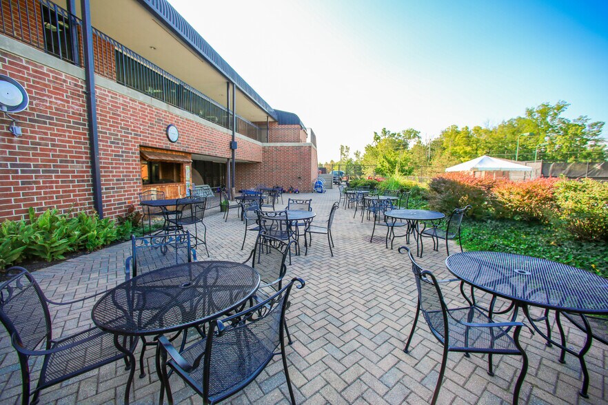 More Photos Of 1300 E 96th St, Indianapolis Health Club For Lease