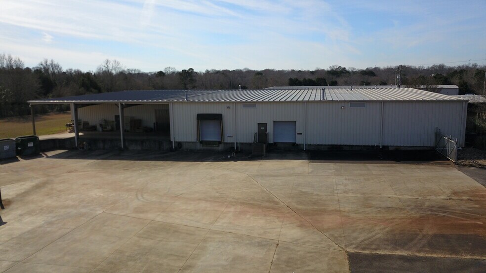 More Photos Of 238 Industrial Park Dr, Monticello Distribution For Sale