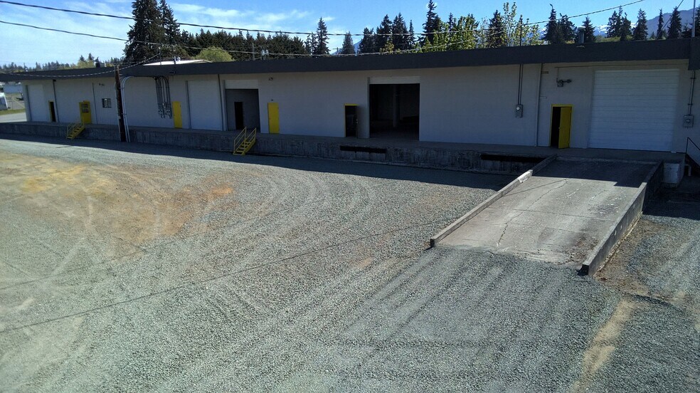 More Photos Of 212 N Gales St, Port Angeles Warehouse For Lease