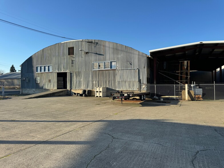 More Photos Of 11 E Abbey St, Winters Warehouse For Sale