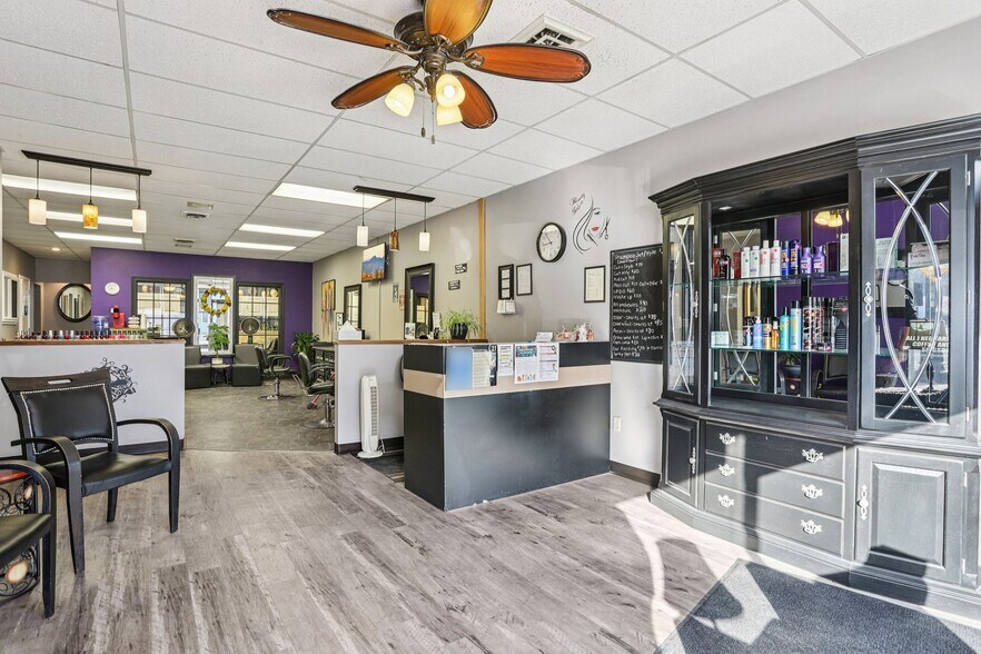 More Photos Of 209 N State St, Litchfield Storefront Retail Residential For Sale