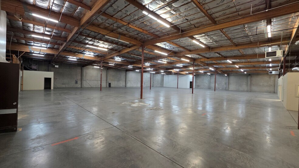 More Photos Of 105 E Parr Blvd, Reno Warehouse For Lease
