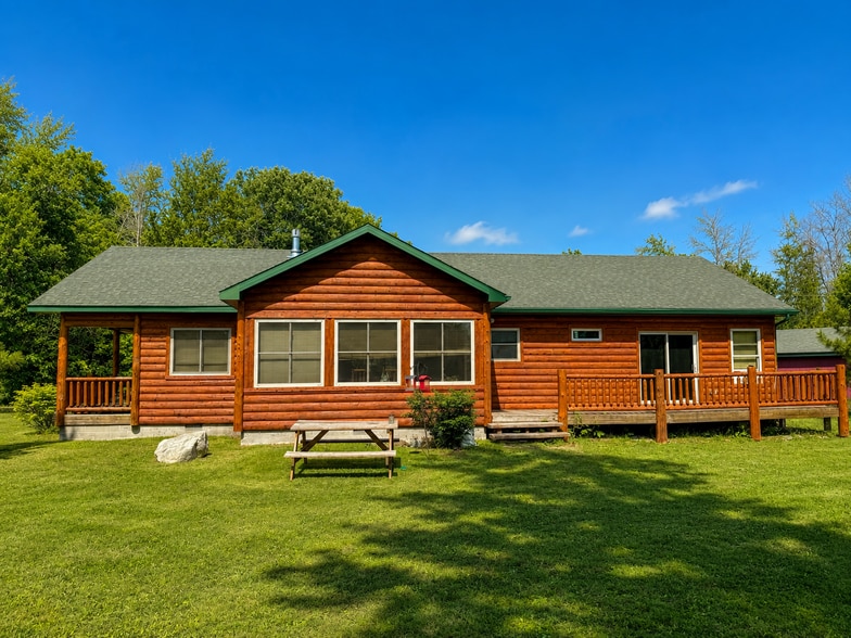 More Photos Of W17461 Norton Rd, Gould City Hotel For Sale