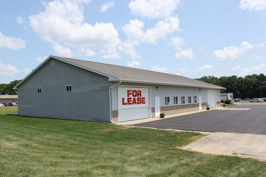 More Photos Of 921 S Bosch Rd, Peoria Flex For Lease