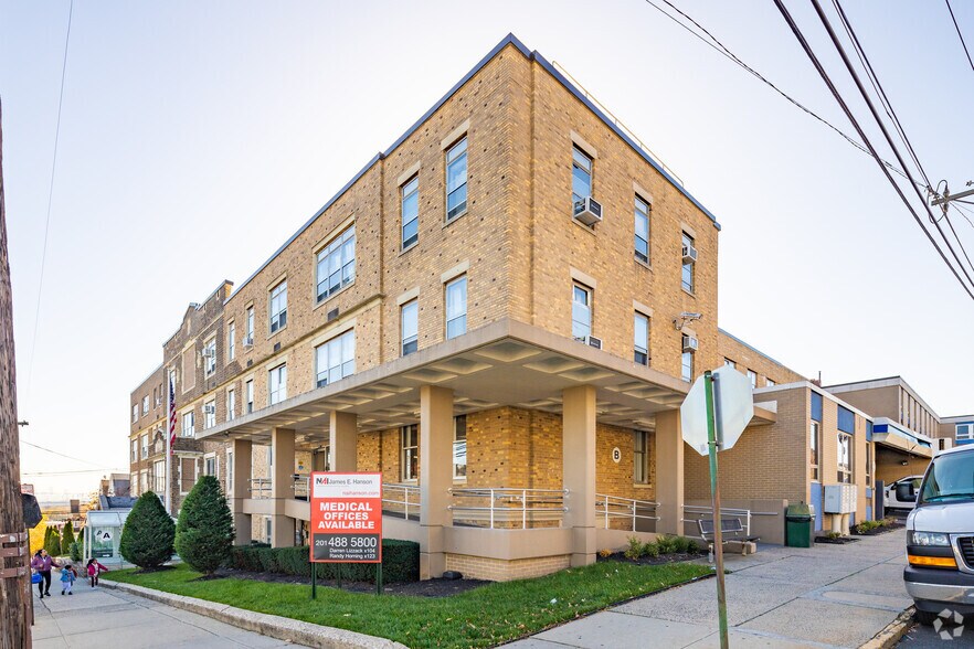 More Photos Of 206 Bergen Ave, Kearny Medical For Lease