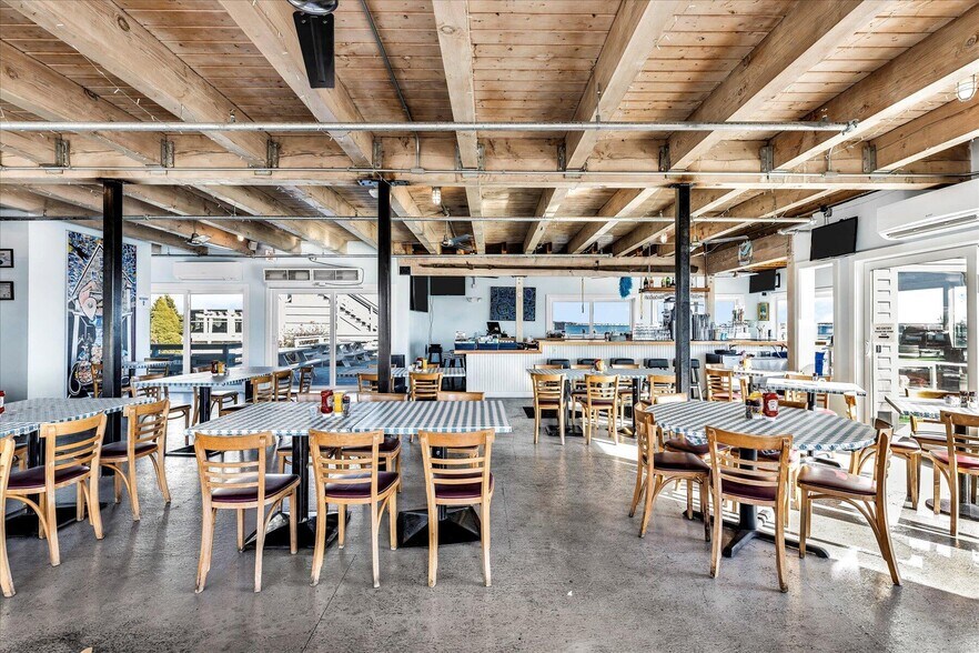 More Photos Of 317-319 Commercial St, Provincetown Restaurant For Lease