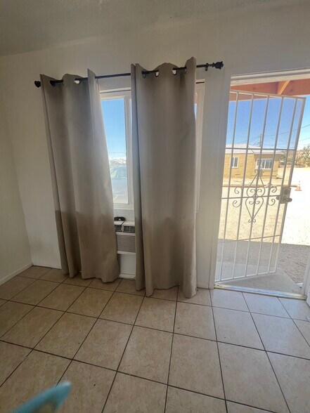 More Photos Of 29867 N 1st St, Barstow Apartments For Sale