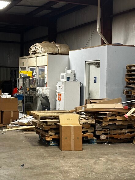 More Photos Of 214 Eugene Ave, Dayton Industrial For Sale