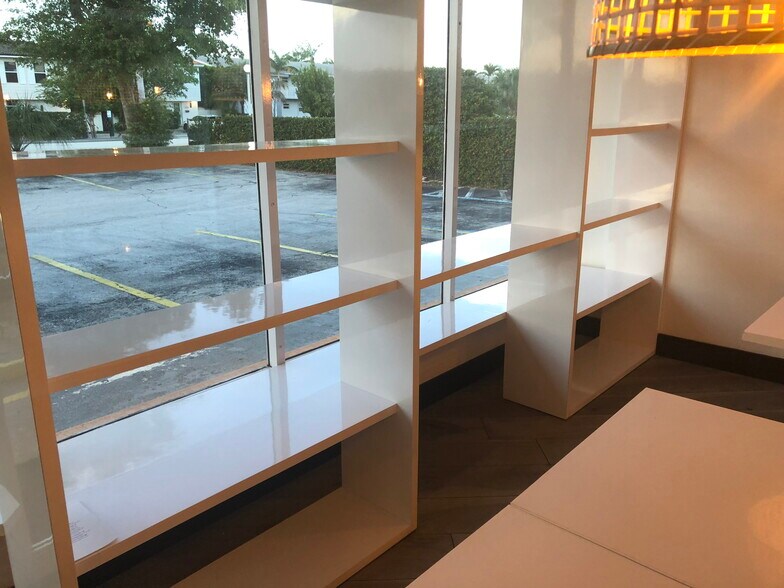 More Photos Of 2210-2220 NE 123rd St, Miami Restaurant For Lease