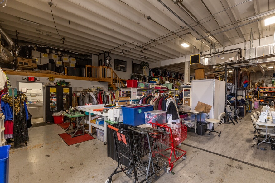 More Photos Of 2169 10th St, Sarasota Warehouse For Sale