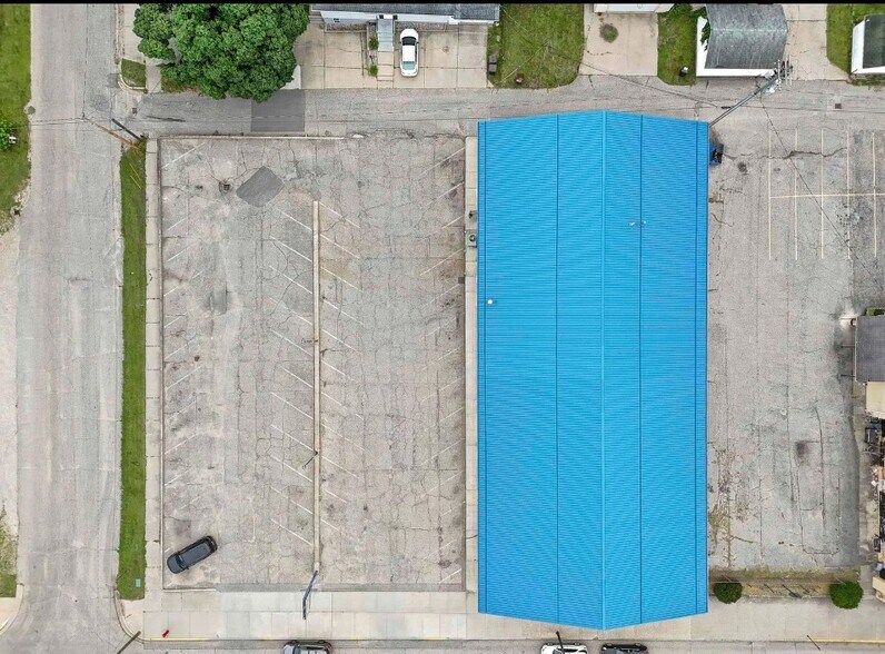 More Photos Of 310 N Michigan Ave, Big Rapids Freestanding For Sale