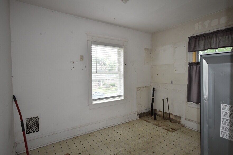 More Photos Of 309 White Horse Pike, Haddon Heights Office For Sale