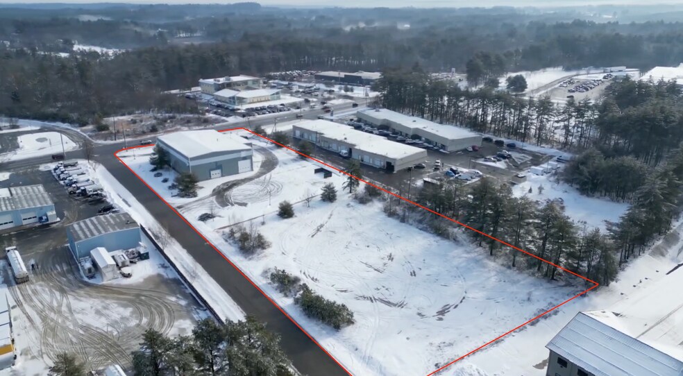 More Photos Of 4 Gator Rock Rd, Somersworth Distribution For Sale