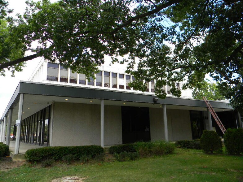 More Photos Of 5410 Indian Head Hwy, Oxon Hill Office For Sale