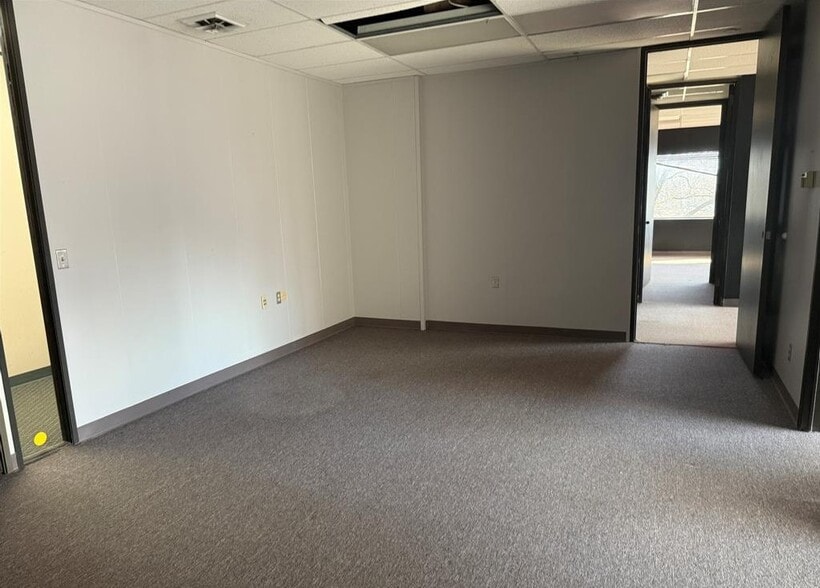 More Photos Of 4488 W Bristol Rd, Flint Medical For Sale