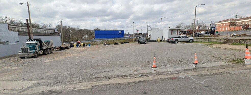 More Photos Of 303 Commerce Street, Lewisburg Land For Lease