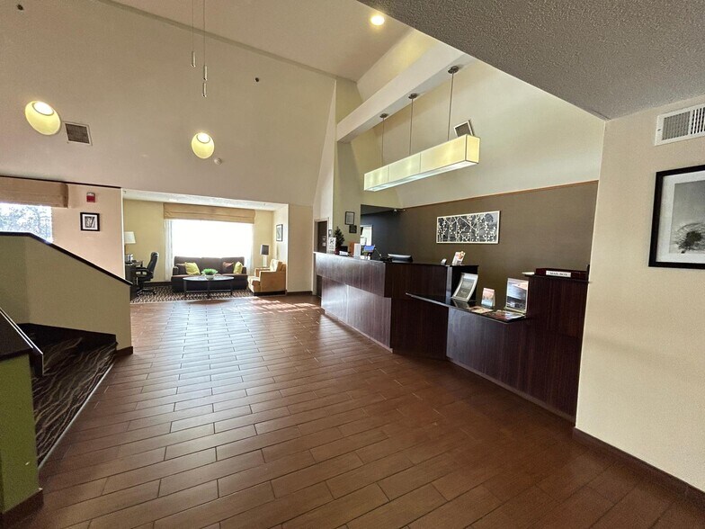 More Photos Of 7055 Concourse Pky, Douglasville Hotel For Sale