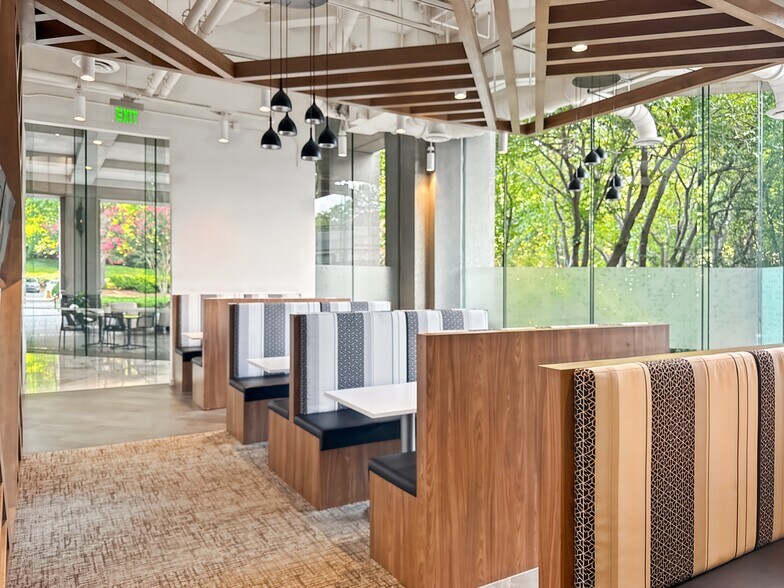 More Photos Of 5 Concourse Pky NE, Atlanta Coworking Space
