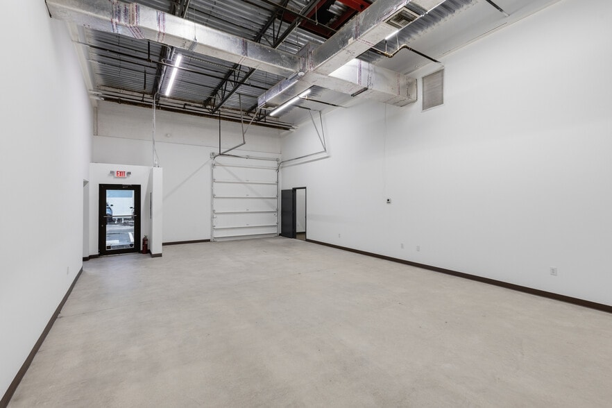 More Photos Of 11576 Pierson Rd, Wellington Warehouse For Lease