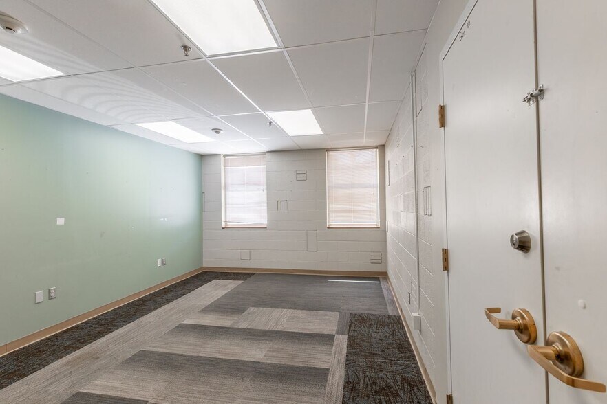 More Photos Of 1500 14th St, Lubbock Religious Facility For Sale