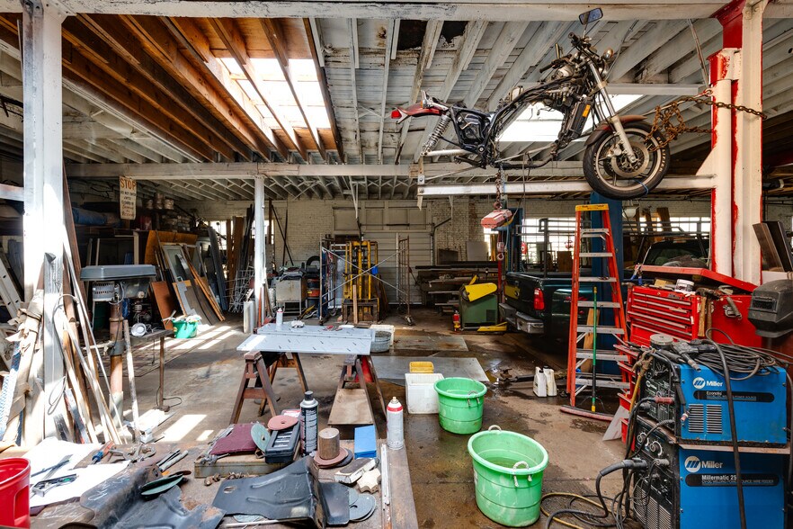 More Photos Of 304-306 Gilmer St, Richmond Manufacturing For Sale