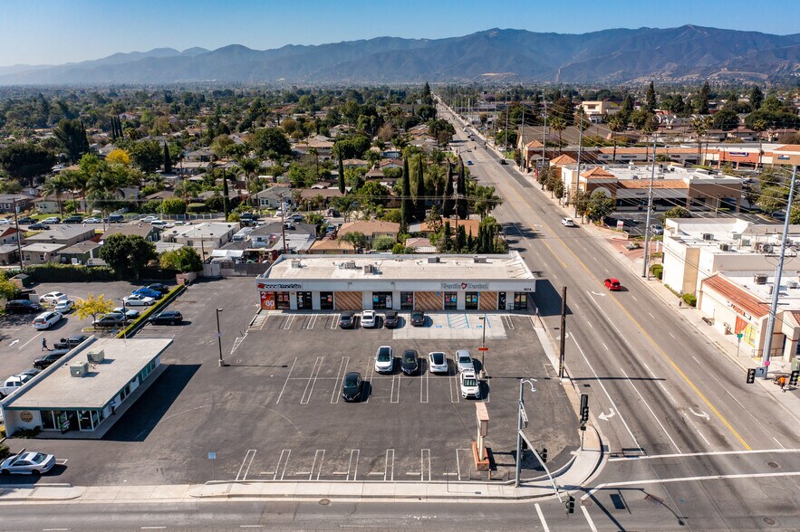 More Photos Of 1074 W 6th St, Corona Storefront For Lease