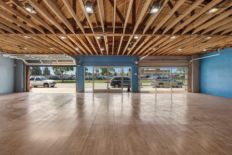 More Photos Of 821 W Olive St, Inglewood Warehouse For Lease