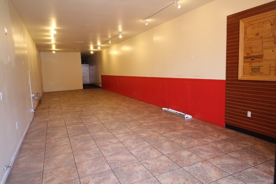More Photos Of 1136-1154 Main St, Saint Helena Storefront For Lease