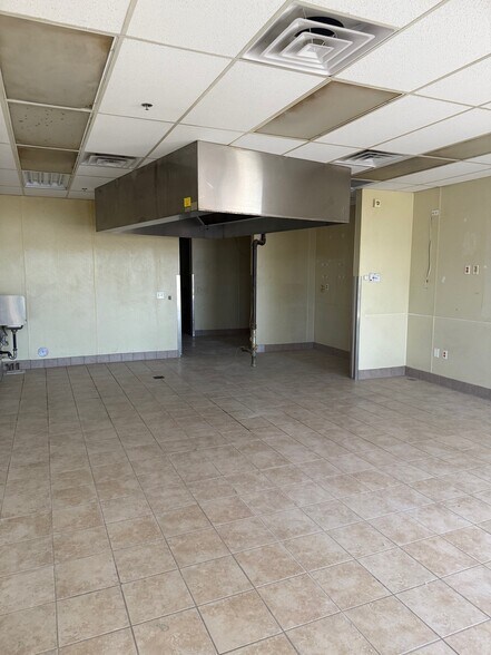 More Photos Of W Ray Rd @ Rural Rd, Chandler Unknown For Lease